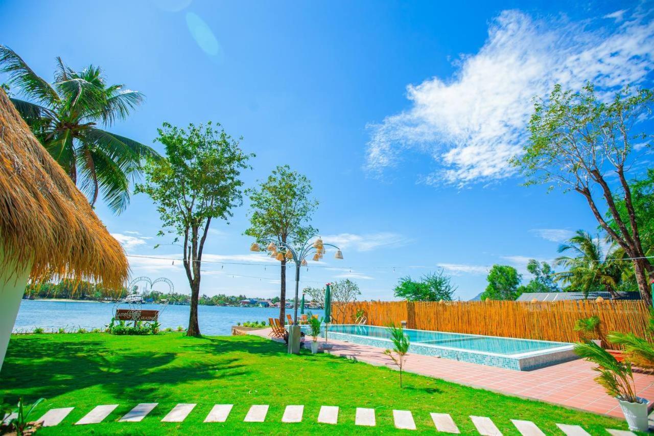 Sea Sand Resort Kampot Buitenkant foto