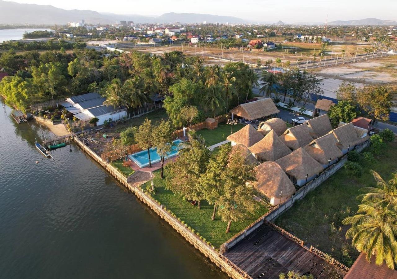 Sea Sand Resort Kampot Buitenkant foto