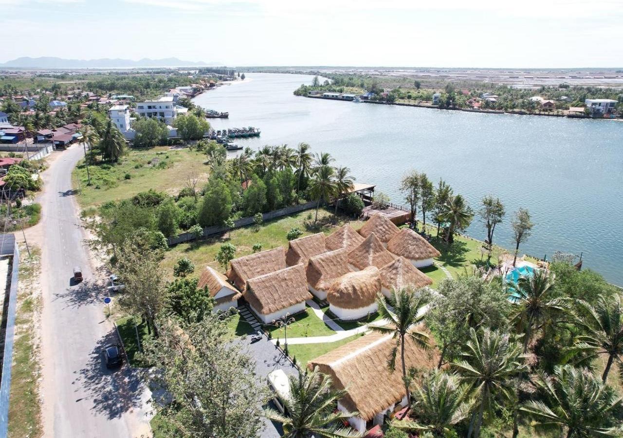 Sea Sand Resort Kampot Buitenkant foto