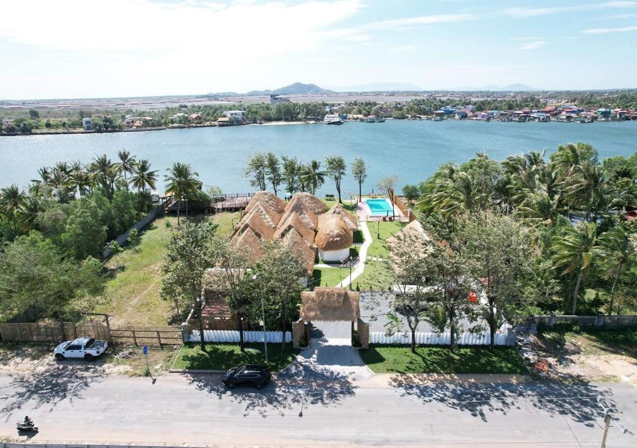 Sea Sand Resort Kampot Buitenkant foto