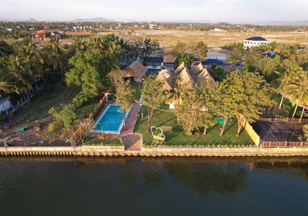 Sea Sand Resort Kampot Buitenkant foto